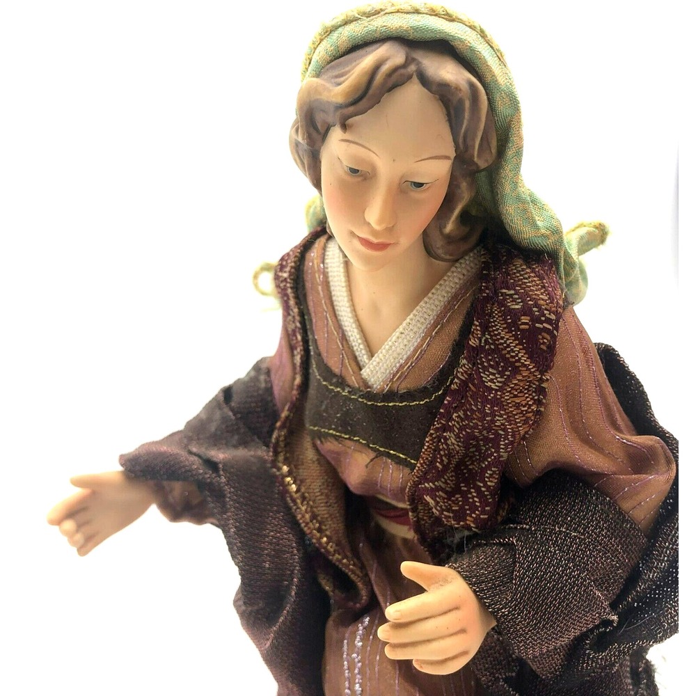 2005 Members Mark Bethlehem Nativity Set MARY Ceramic Figure HandPainted Fabric